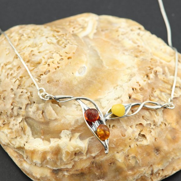 Sterling silver necklace with natural Baltic amber - Picture 8 of 13